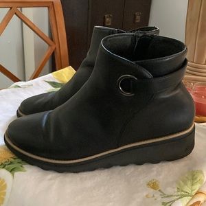 Clarks Winter Boots black Size 9